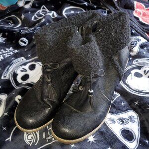 Women's GH Bass & Co Carol Black Faux Fur Wedge Zip Up Booties Shoes Sz 11M Good